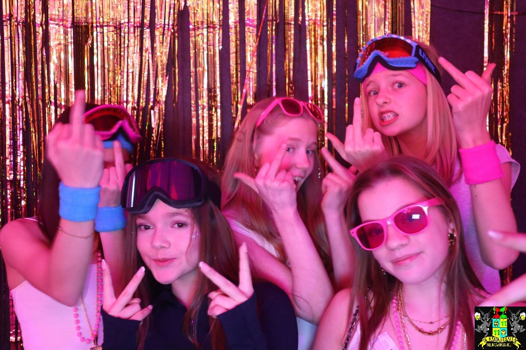 ../Images/Jeugd Opwarmbal Photobooth 333.jpg